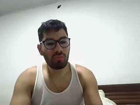 Snapshot of x-sebastian chatting on 09-28-25, 12:27 x-sebastian online show from 09-28-25, 12:27