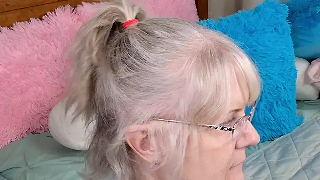 Snapshot of Kaitlyn_Winters chatting on 01-16-25, 01:16 Kaitlyn Winters online show from 01-16-25, 01:16