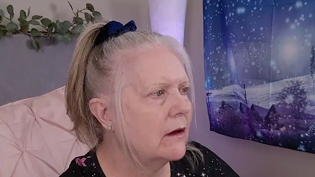 Snapshot of Kaitlyn_Winters chatting on 01-16-26, 08:02 Kaitlyn Winters online show from 01-16-26, 08:02