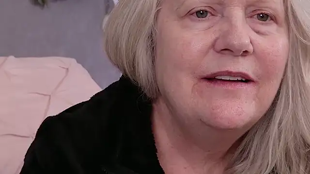 Snapshot of Kaitlyn_Winters chatting on 01-17-26, 07:39 Kaitlyn Winters online show from 01-17-26, 07:39