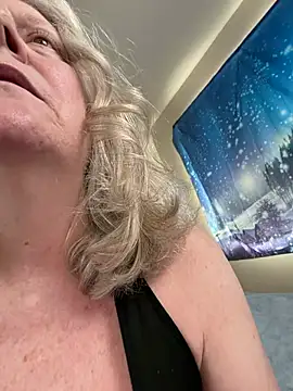 Snapshot of Kaitlyn_Winters chatting on 02-11-26, 07:41 Kaitlyn Winters online show from 02-11-26, 07:41