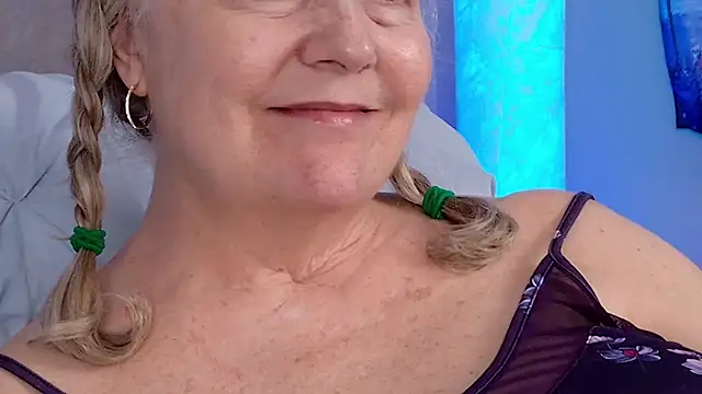 Snapshot of Kaitlyn_Winters chatting on 03-22-26, 03:21 Kaitlyn Winters online show from 03-22-26, 03:21