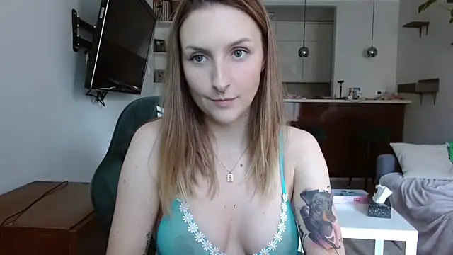 Snapshot of illusorycat chatting on 10-21-25, 10:38 illusorycat online show from 10-21-25, 10:38