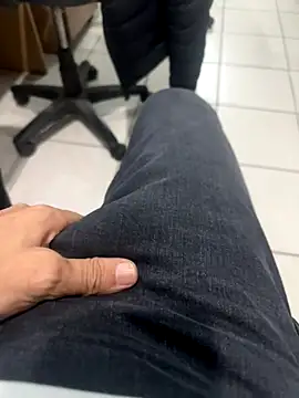 MAHKE12 online show from 11-24-25, 02:39