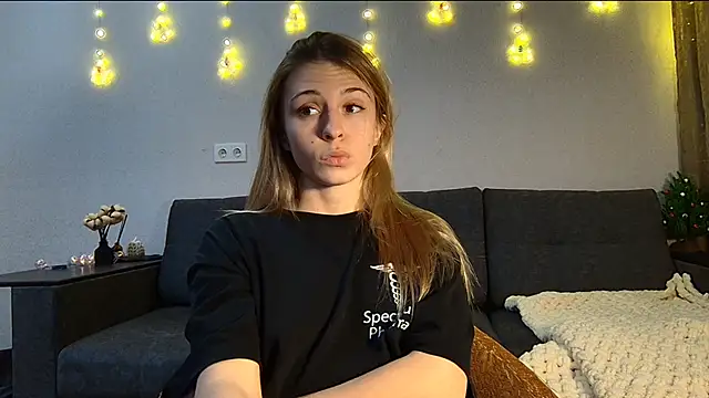 Snapshot of LovelyKatea chatting on 12-28-24, 02:42 LovelyKatea online show from 12-28-24, 02:42