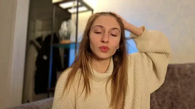 Snapshot of LovelyKatea chatting on 11-16-25, 12:44 LovelyKatea online show from 11-16-25, 12:44