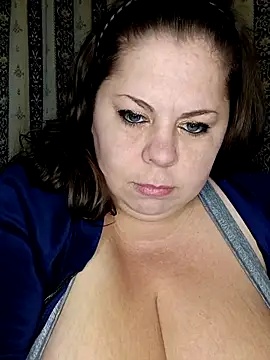 Snapshot of Ginabig chatting on 11-16-25, 03:12 Ginabig online show from 11-16-25, 03:12