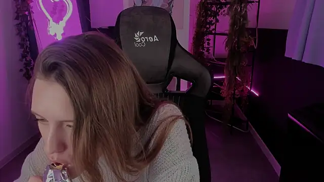 JennyDens online show from 09-30-25, 03:17