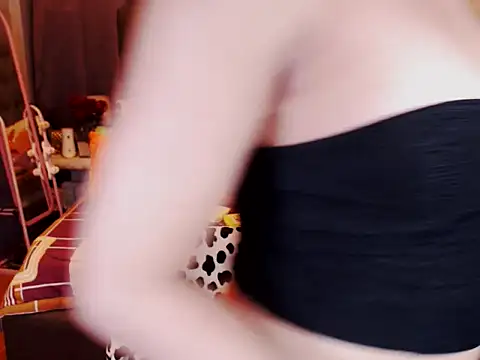 UnMarriedwifeTSX online show from 10-24-25, 12:08