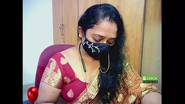 Snapshot of sexynayan23 chatting on 10-22-25, 05:08 sexynayan23 online show from 10-22-25, 05:08