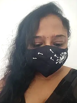 Snapshot of sexynayan23 chatting on 10-25-25, 05:04 sexynayan23 online show from 10-25-25, 05:04