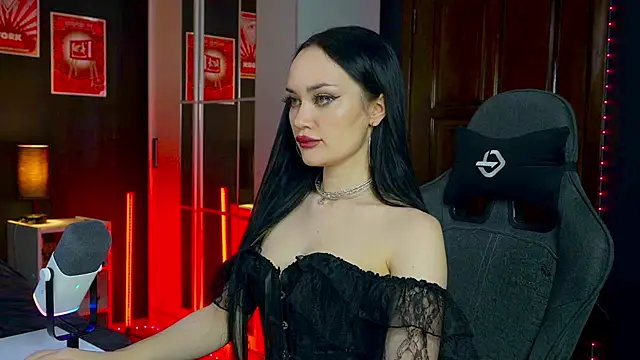 QueenAliss online show from 02-02-26, 06:01