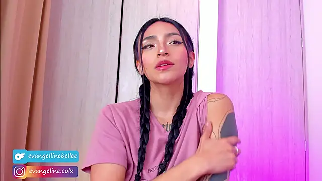 Evangeline Belle online show from 12-17-25, 11:16