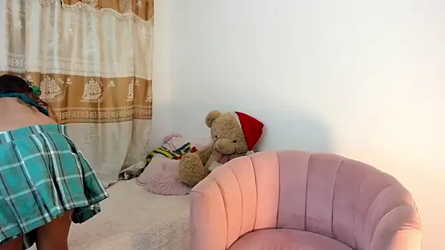 Snapshot of ValienteGirl_ chatting on 12-24-24, 11:33 ValienteGirl online show from 12-24-24, 11:33