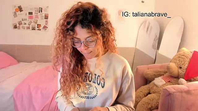 Snapshot of ValienteGirl_ chatting on 09-30-25, 03:22 ValienteGirl online show from 09-30-25, 03:22