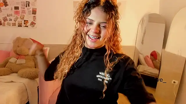 Snapshot of ValienteGirl_ chatting on 10-05-25, 07:34 ValienteGirl online show from 10-05-25, 07:34