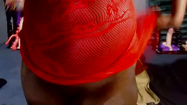 DarkNSpicy4U online show from 10-06-25, 03:37