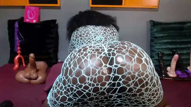 DarkNSpicy4U online show from 11-26-25, 04:13