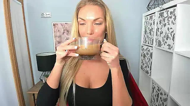 Snapshot of AulloraHoney chatting on 01-23-25, 11:48 AulloraHoney online show from 01-23-25, 11:48