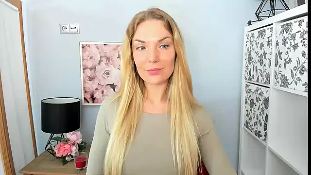 Snapshot of AulloraHoney chatting on 02-23-25, 09:33 AulloraHoney online show from 02-23-25, 09:33