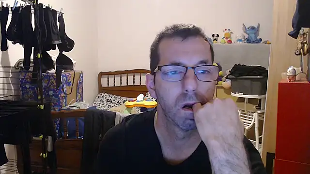 steph19x5 online show from 12-18-25, 05:13