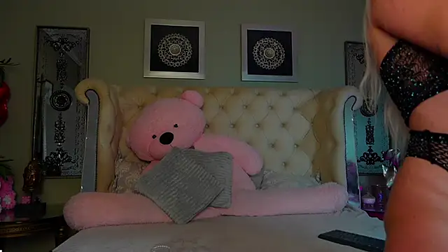 Snapshot of Squirt_Tanya chatting on 02-01-25, 02:58 Squirt Tanya online show from 02-01-25, 02:58
