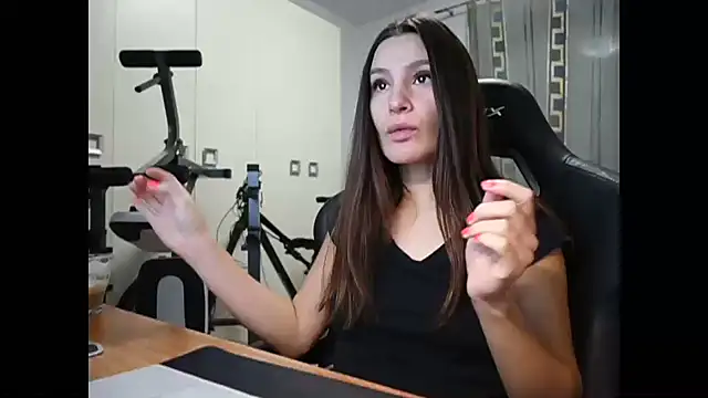 Snapshot of GodlyTheia chatting on 12-04-24, 03:32 GodlyTheia online show from 12-04-24, 03:32