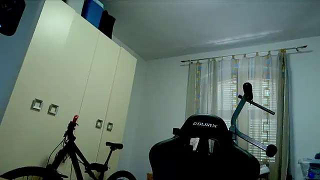 Snapshot of GodlyTheia chatting on 11-10-25, 12:37 GodlyTheia online show from 11-10-25, 12:37