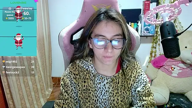 Snapshot of Maggie_Fox3 chatting on 12-31-24, 03:12 Maggie Fox3 online show from 12-31-24, 03:12