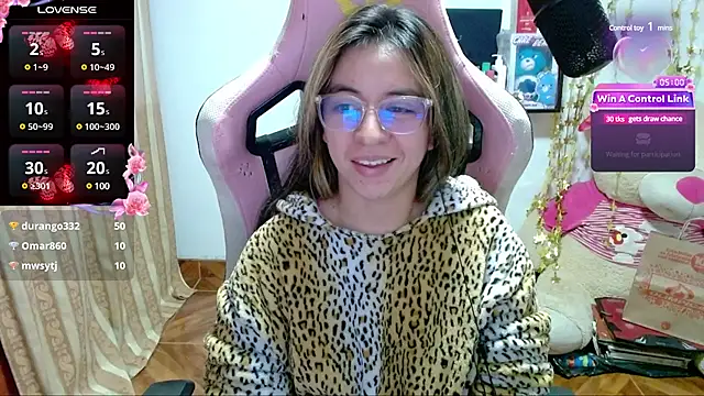 Snapshot of Maggie_Fox3 chatting on 01-21-25, 04:54 Maggie Fox3 online show from 01-21-25, 04:54