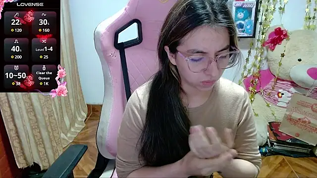 Snapshot of Maggie_Fox3 chatting on 01-24-25, 11:56 Maggie Fox3 online show from 01-24-25, 11:56