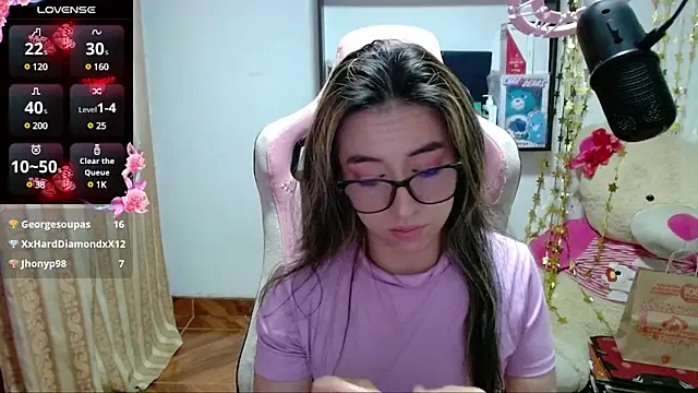 Snapshot of Maggie_Fox3 chatting on 01-26-25, 04:30 Maggie Fox3 online show from 01-26-25, 04:30