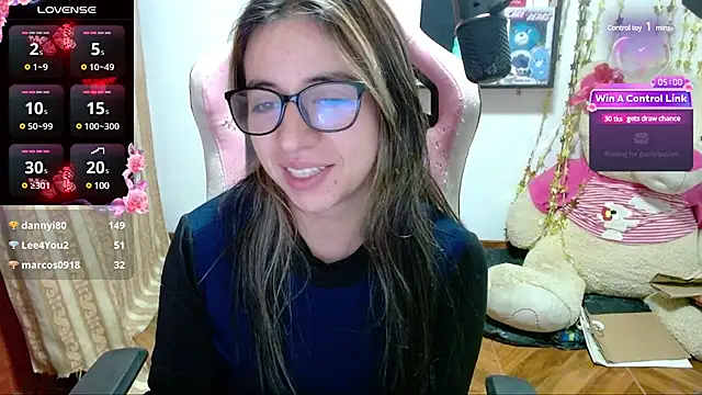 Snapshot of Maggie_Fox3 chatting on 02-01-25, 06:43 Maggie Fox3 online show from 02-01-25, 06:43