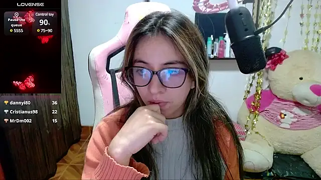 Snapshot of Maggie_Fox3 chatting on 02-09-25, 06:11 Maggie Fox3 online show from 02-09-25, 06:11