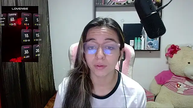 Snapshot of Maggie_Fox3 chatting on 03-04-25, 01:01 Maggie Fox3 online show from 03-04-25, 01:01