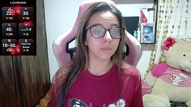 Snapshot of Maggie_Fox3 chatting on 03-13-25, 01:21 Maggie Fox3 online show from 03-13-25, 01:21