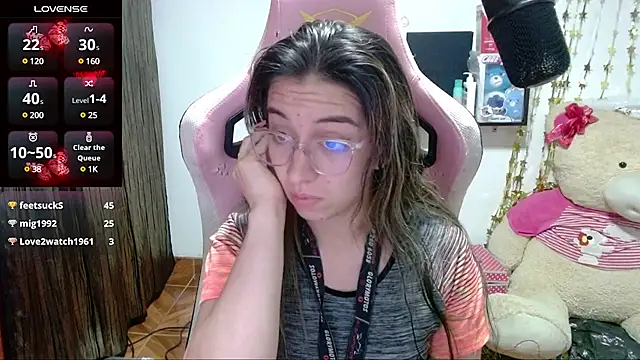 Snapshot of Maggie_Fox3 chatting on 03-16-25, 02:32 Maggie Fox3 online show from 03-16-25, 02:32