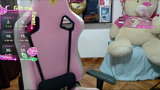 Snapshot of Maggie_Fox3 chatting on 09-26-25, 02:15 Maggie Fox3 online show from 09-26-25, 02:15