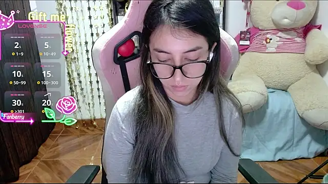 Snapshot of Maggie_Fox3 chatting on 09-27-25, 02:49 Maggie Fox3 online show from 09-27-25, 02:49