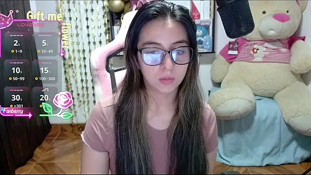 Snapshot of Maggie_Fox3 chatting on 09-29-25, 02:06 Maggie Fox3 online show from 09-29-25, 02:06