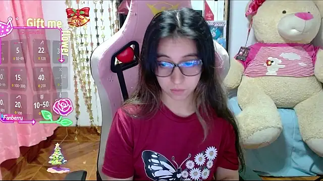 Snapshot of Maggie_Fox3 chatting on 11-18-25, 12:05 Maggie Fox3 online show from 11-18-25, 12:05