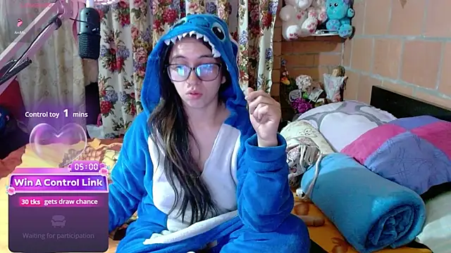 Maggie Fox3 online show from 04-10-26, 05:12