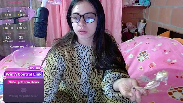 Maggie Fox3 online show from 04-23-26, 11:51