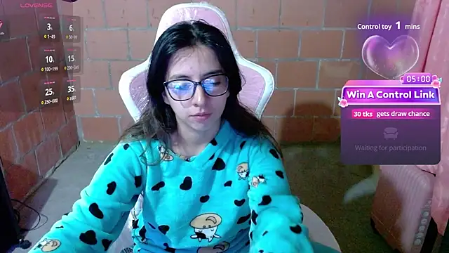 Snapshot of Maggie_Fox3 chatting on 05-17-26, 03:48 Maggie Fox3 online show from 05-17-26, 03:48
