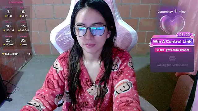 Snapshot of Maggie_Fox3 chatting on 05-18-26, 12:29 Maggie Fox3 online show from 05-18-26, 12:29