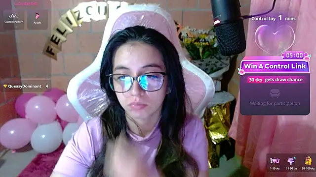 Snapshot of Maggie_Fox3 chatting on 06-06-26, 01:54 Maggie Fox3 online show from 06-06-26, 01:54