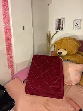 karinacortes online show from 06-10-26, 04:06
