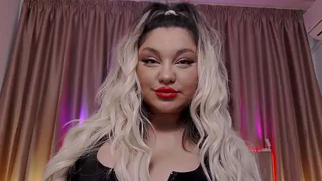 Larissa K online show from 10-24-25, 07:05