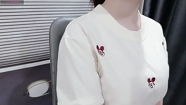 pelue online show from 04-24-26, 01:19