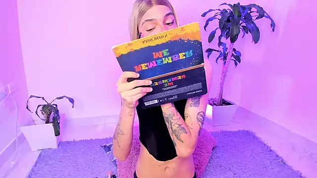 Varya Ferreira online show from 04-07-26, 07:42